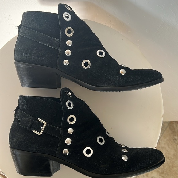 Sam Edelman black suede silver studded ankle boot. Sz 8.5 - Picture 6 of 9